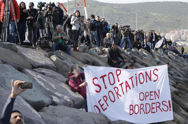Terugsturen migranten vrijdag verder