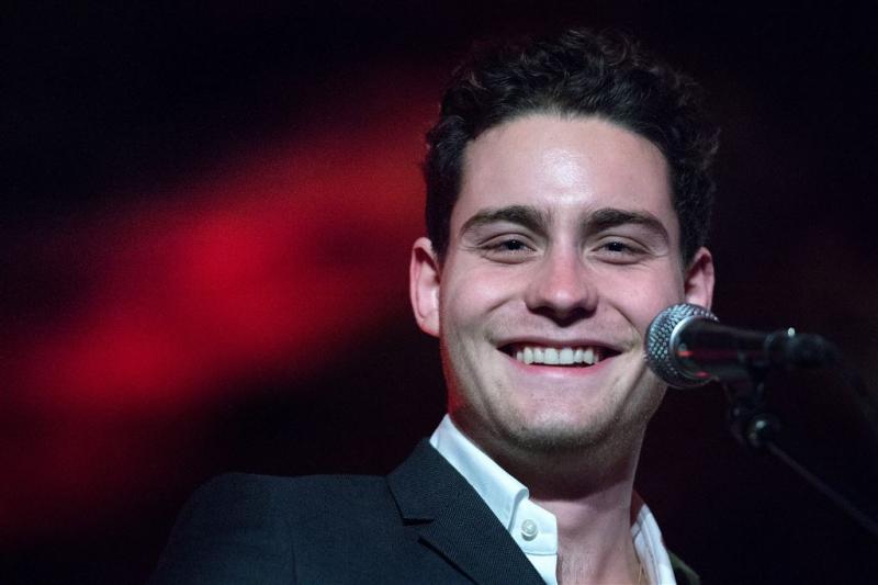 Douwe Bob opent bar in Stockholm