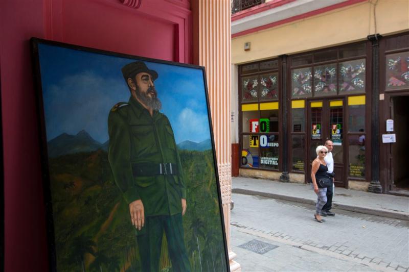 Fidel Castro verschijnt weer in openbaar