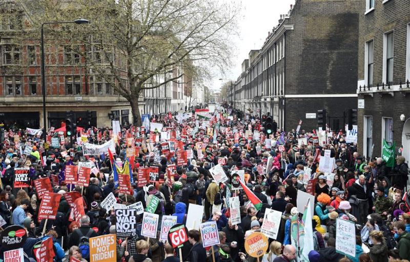 Massaal protest in Londen tegen bezuinigingen