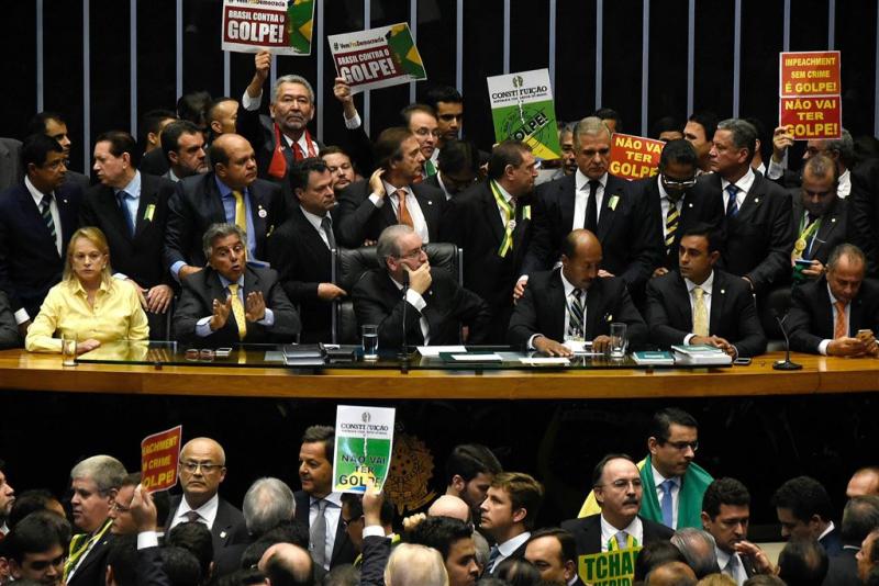 Parlement stemt voor afzetting Rousseff