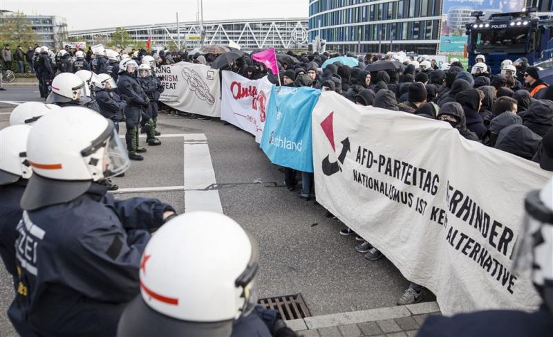 Honderden arrestaties bij AfD-congres