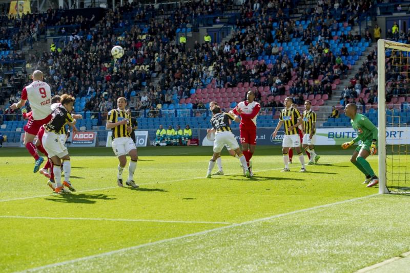 Boymans (links) kopte Utrecht op voorsprong tegen Vitesse (Pro Shots/Jasper Ruhe)