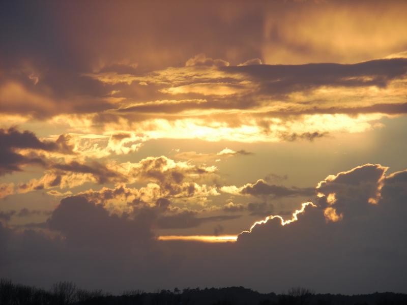 De ondergaande zon levert altijd een mooi schouwspel op in Alkmaar (Foto: Papabear)