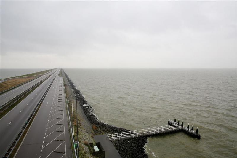 Afsluitdijk bij Noord-Holland weer open