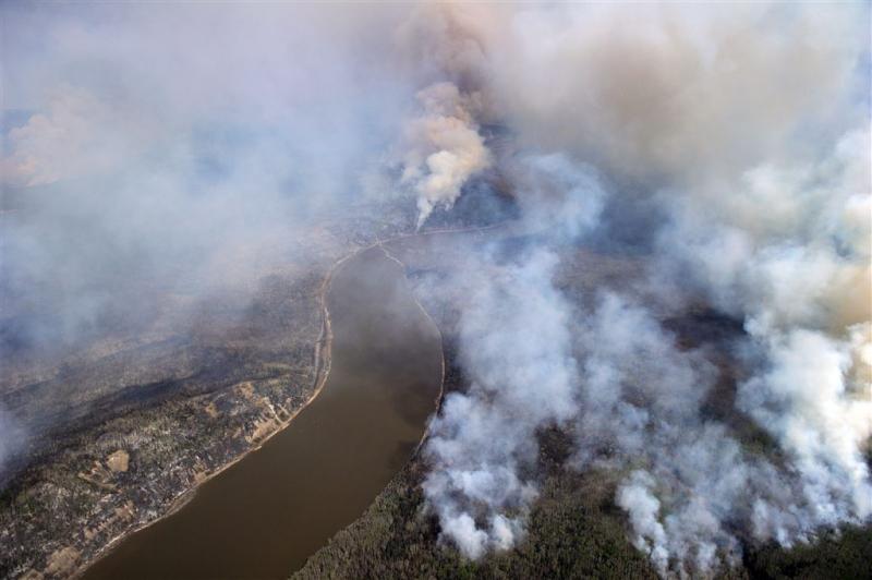 Dieven verlaten als laatste brandende stad