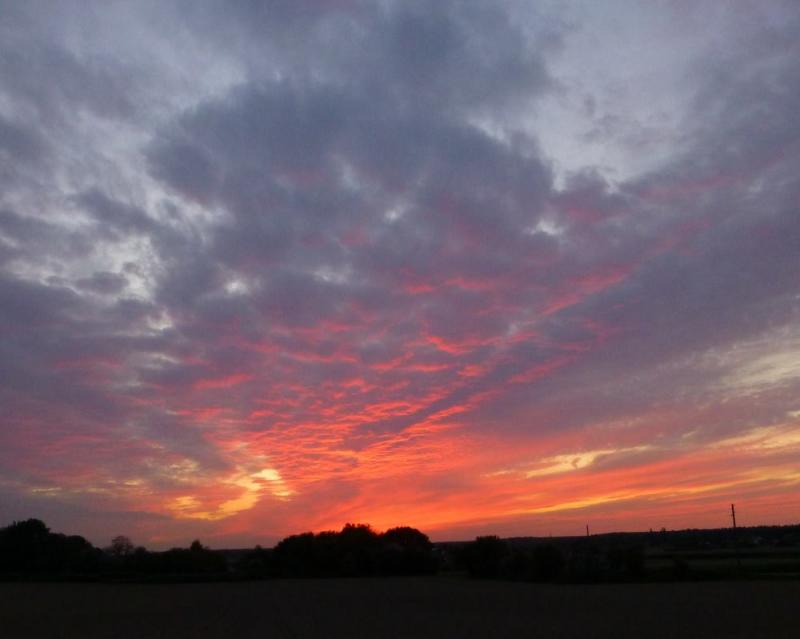 Prachtige zonsondergang in Goch  (Foto: Rewimo)