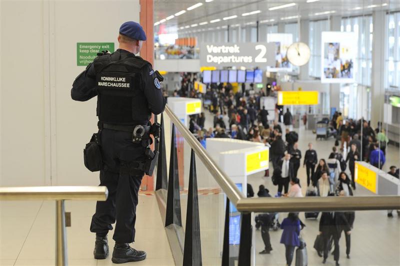 Arrestaties na mensensmokkel via Schiphol