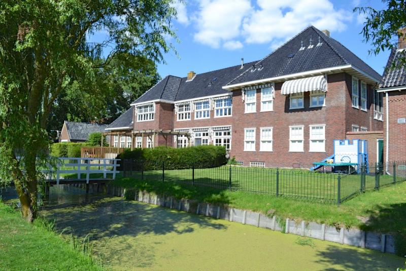 Gemeentehuis Mantgum  (Foto: Funda)