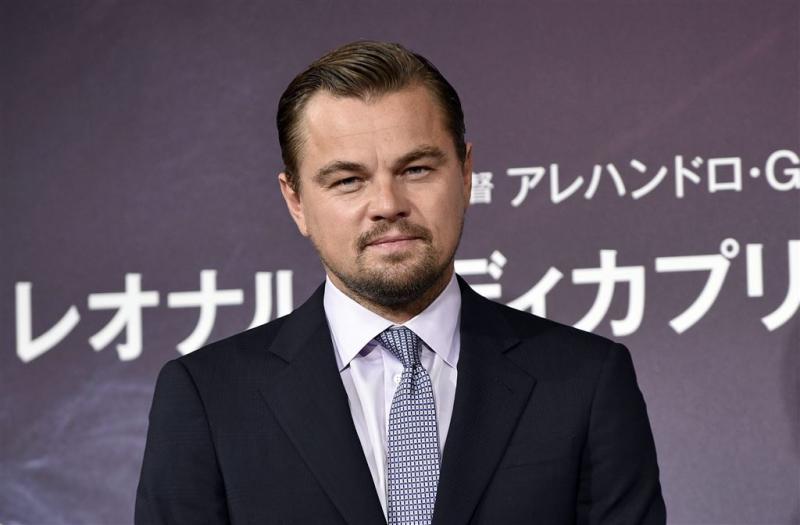 Leonardo DiCaprio schaakt weer blond model