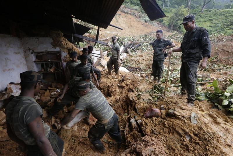 Dodental noodweer Sri Lanka loopt op