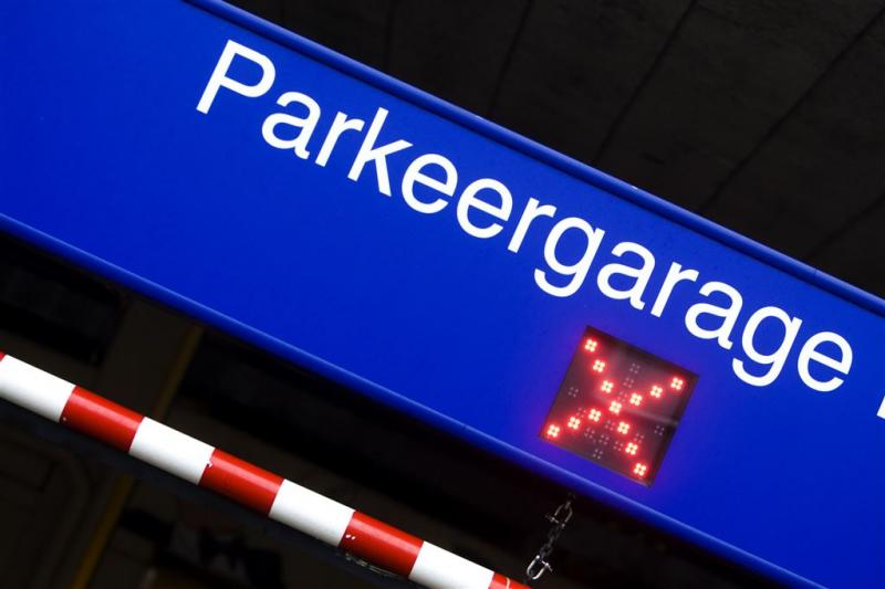 Onveilige parkeergarage Eindhoven dicht