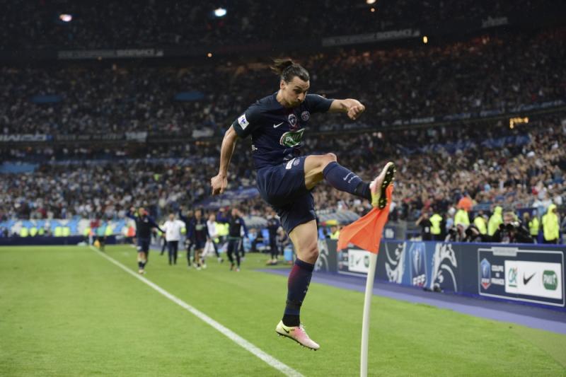 Zlatan: "Ik schop tegen een cornervlag" (PRO SHOTS/Panorametic)