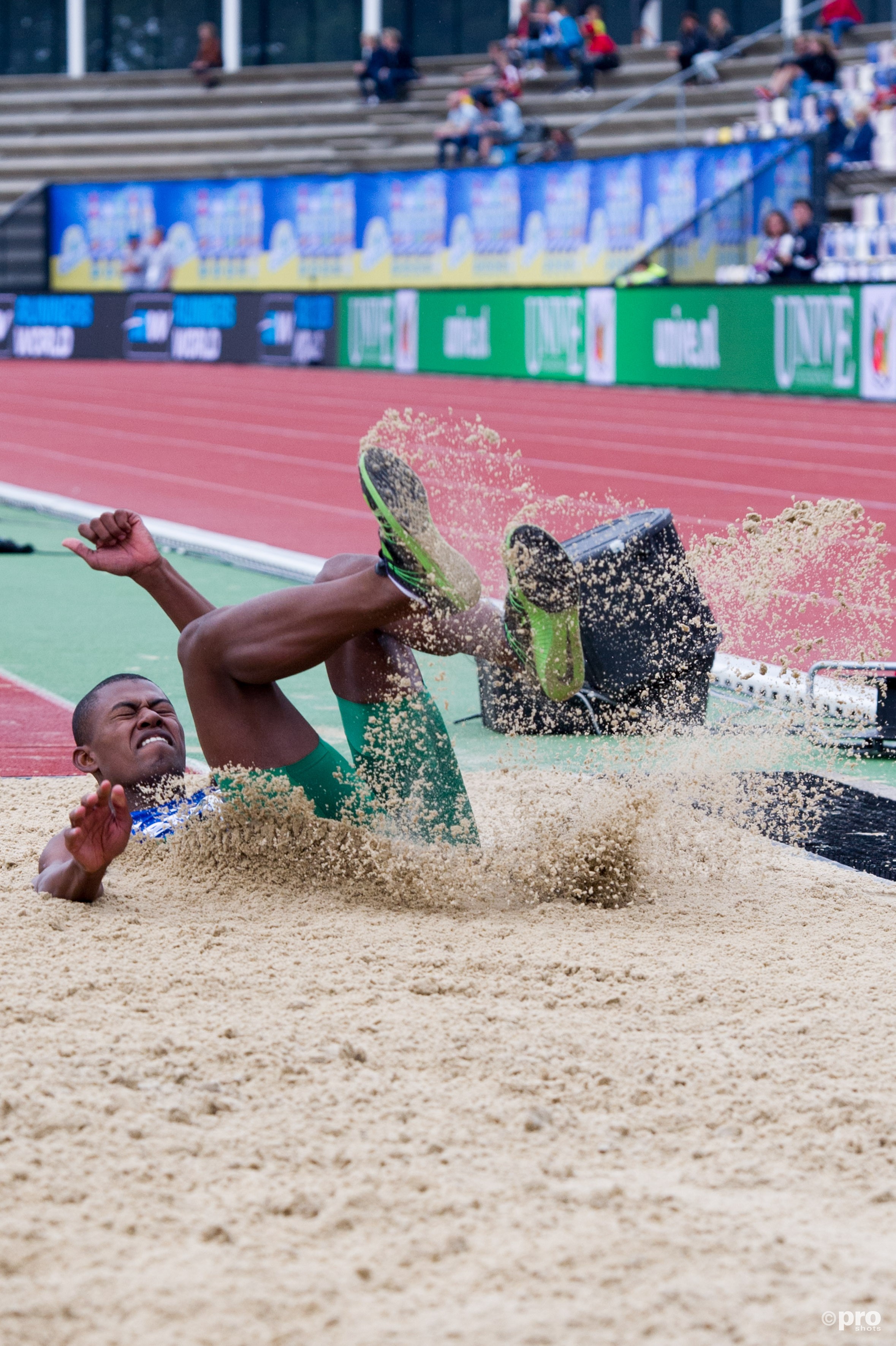 De Braziliaan Mateus De Sa maakte een mooie landing tijdens de FBK Games, wat zou een goed onderschrift zijn bij deze foto? (Pro Shots / Martijn Buskermolen)