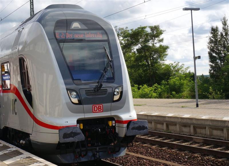 91-jarige overreden door trein en overleeft