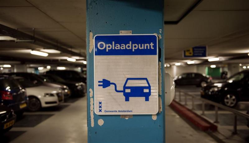 Rotterdam verdubbelt elektrische laadpunten