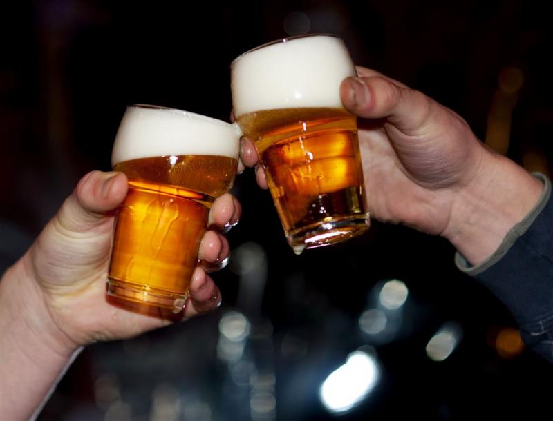 'VS dichtbij goedkeuring grote bierfusie'