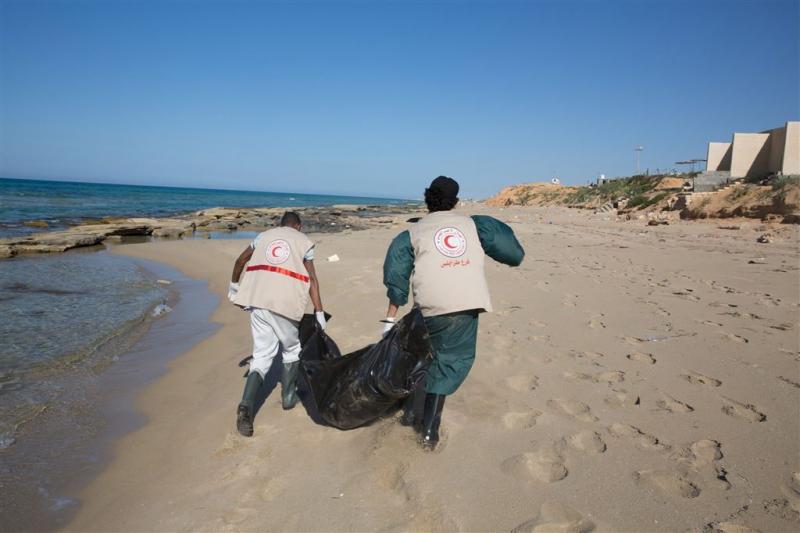 Rode Kruis: 85 lichamen aangespoeld in Libië