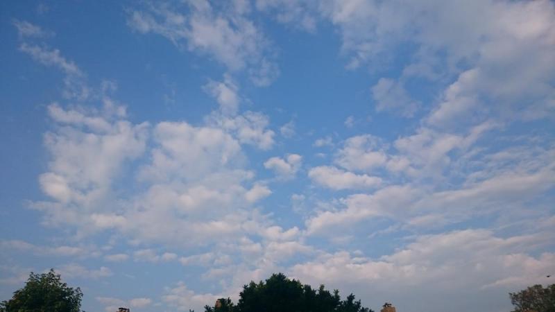 Wolkenspel  boven IJmuiden (Foto: YokiKater)