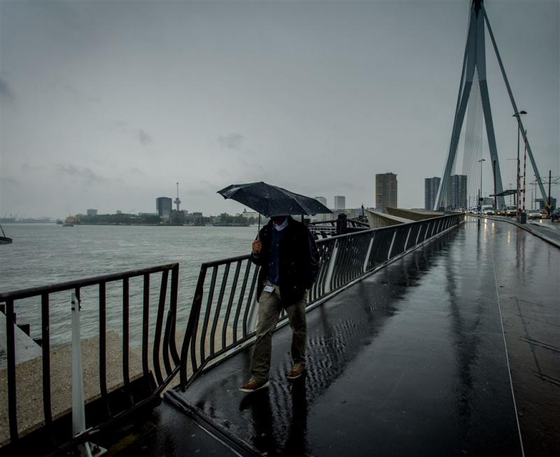 Wateroverlast rond Rotterdam door regen