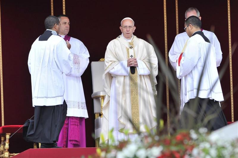 Paus: nalatige bisschoppen wacht straf