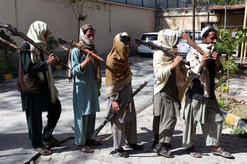 Taliban ontvoeren weer reizigers