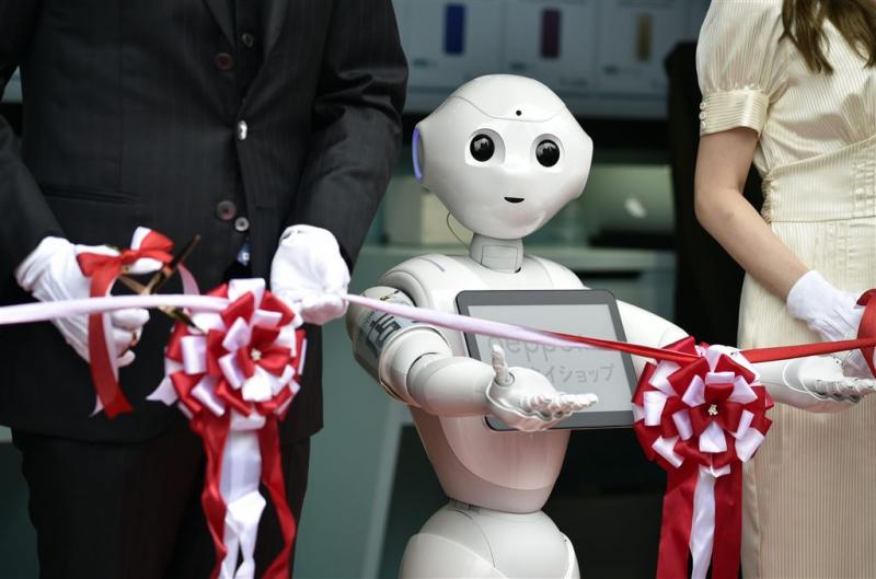 Robots ontvangen ziekenhuispatiënten