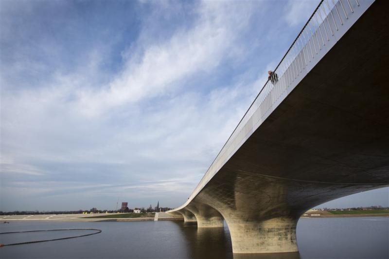 Waterpeil Waal fors lager door nieuwe dijken