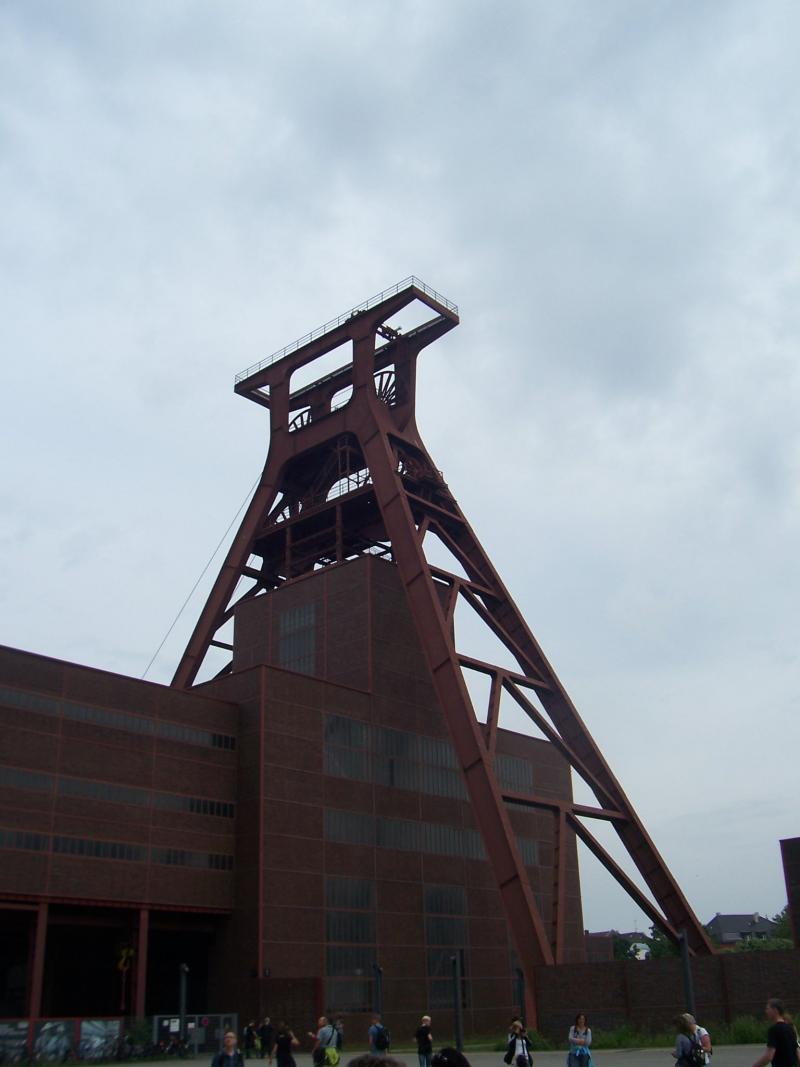 Een zogenaamde Doppelbock van een kolenmijn in Essen in Duitsland.  (Foto: qltel)