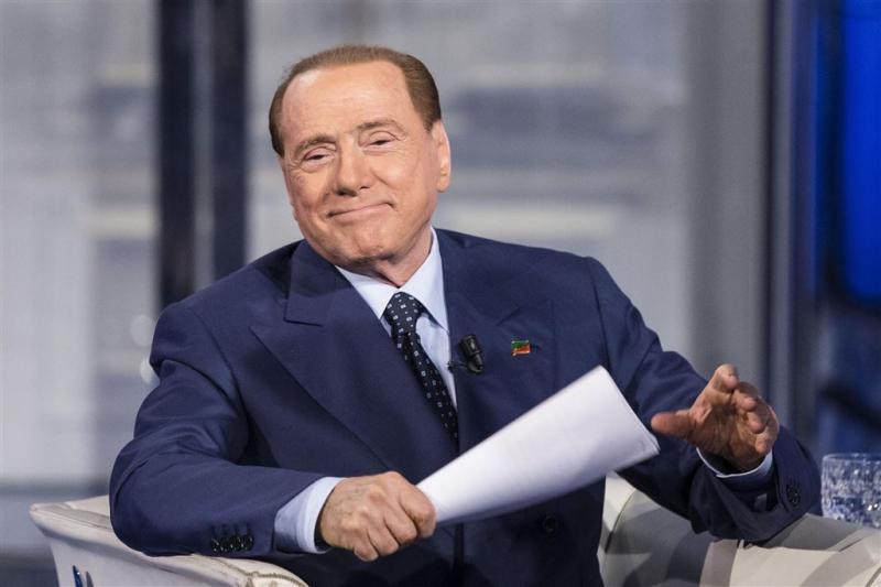Berlusconi ondergaat openhartoperatie