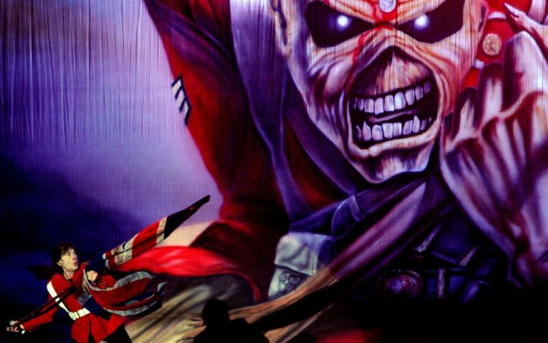 Ophef rond posters Iron Maiden in Litouwen