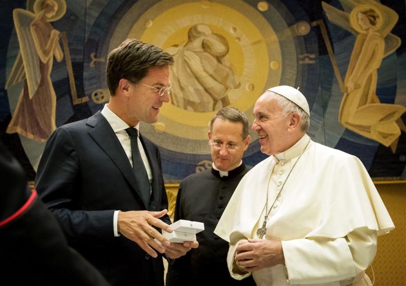 Rutte en paus spreken over vluchtelingen