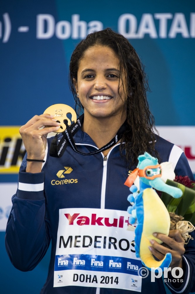 Medeiros met haar in 2014 gewonnen gouden medaille op het WK kortebaan (PROSHOTS/Insidefoto)
