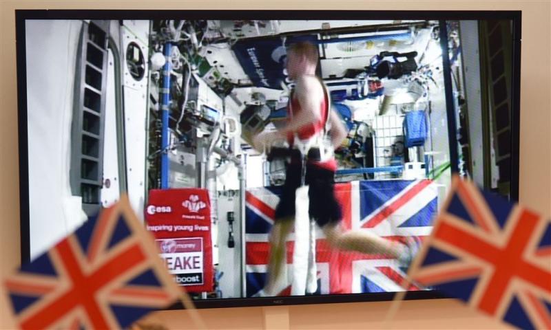 Amerikaan, Brit en Rus uit ISS weer thuis