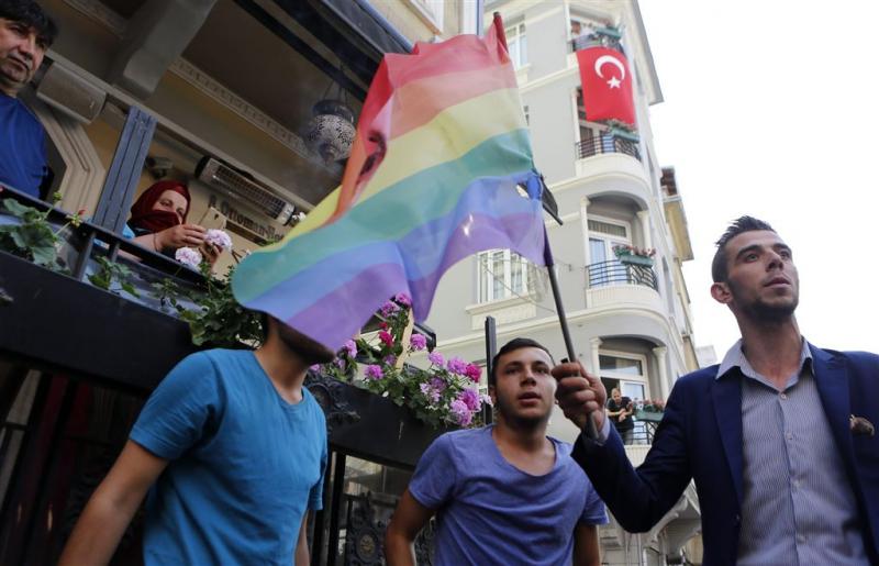 Politie Istanbul verjaagt betogers homorechten