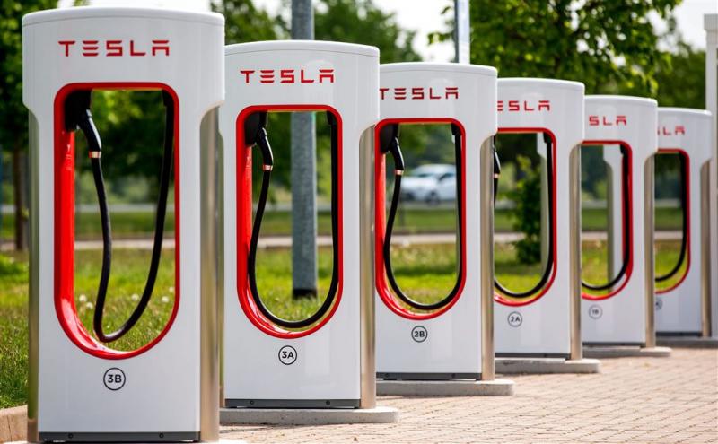 Autobouwer Tesla doet bod op SolarCity