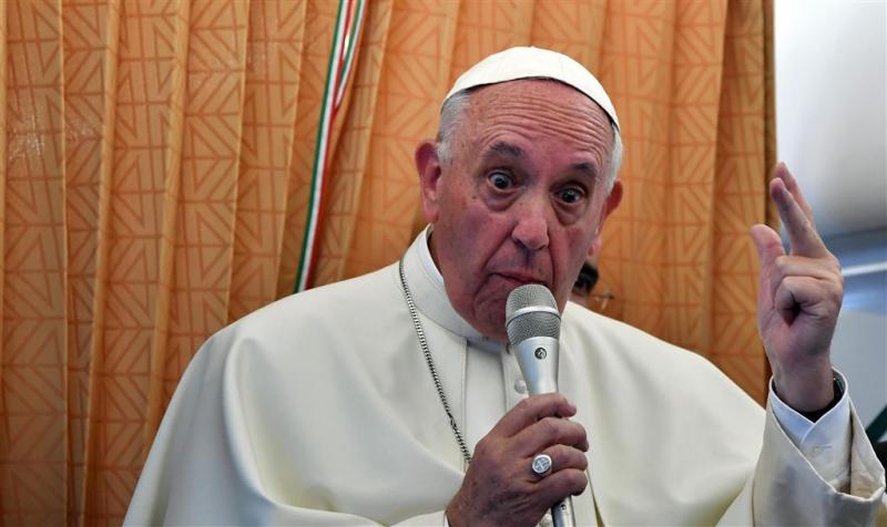 Paus vindt dat homo's excuses verdienen