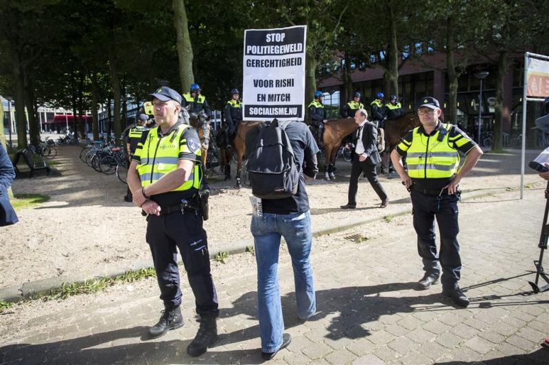 Enkele tientallen betogen tegen politiegeweld