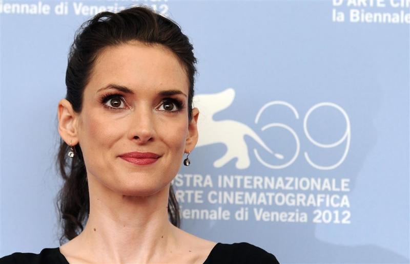 Winona Ryder neemt het op voor Johnny Depp