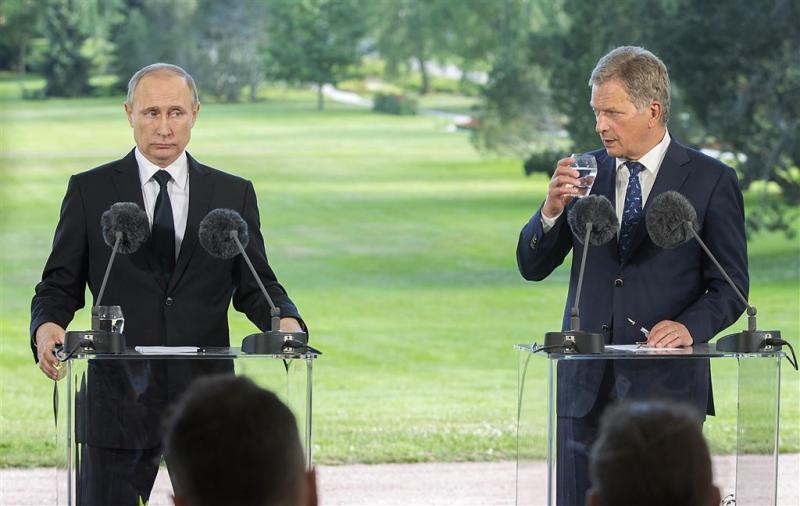Poetin zinspeelt op reactie NAVO-uitbreiding