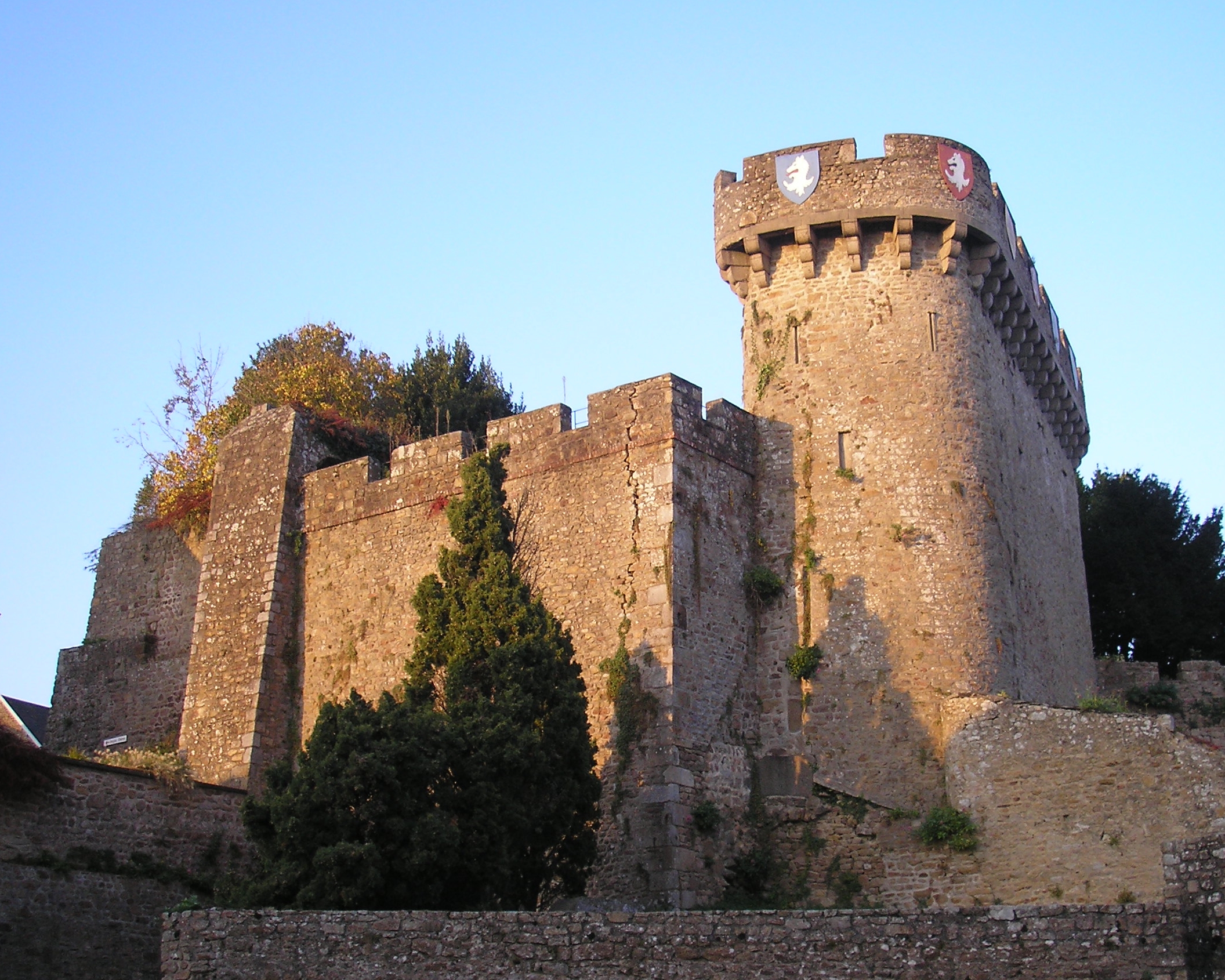 Het kasteel van Avranches (Foto: WikiCommons/Ikno-ned)