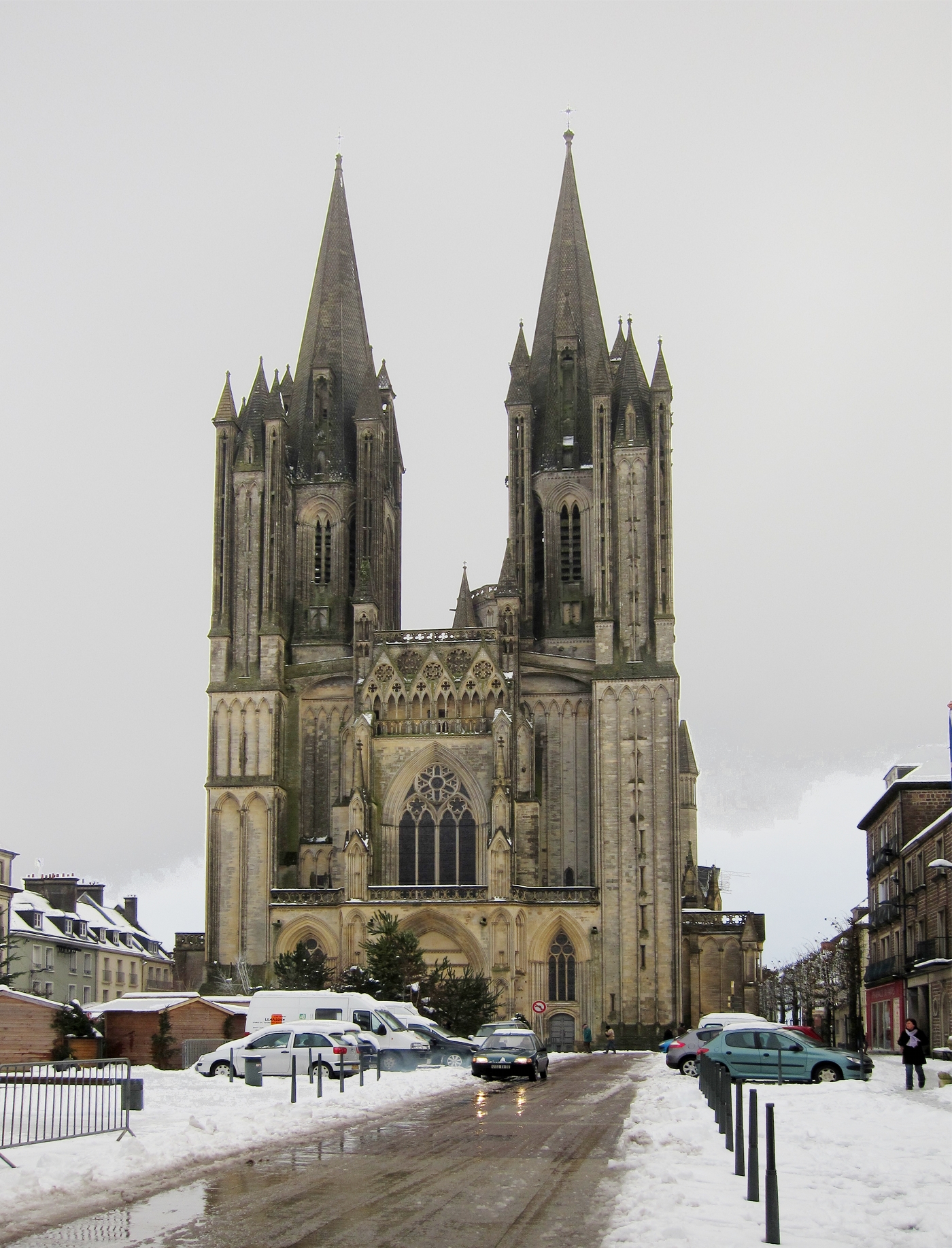 Prima kerkje, daar in Coutances (Foto: WikiCommons)
