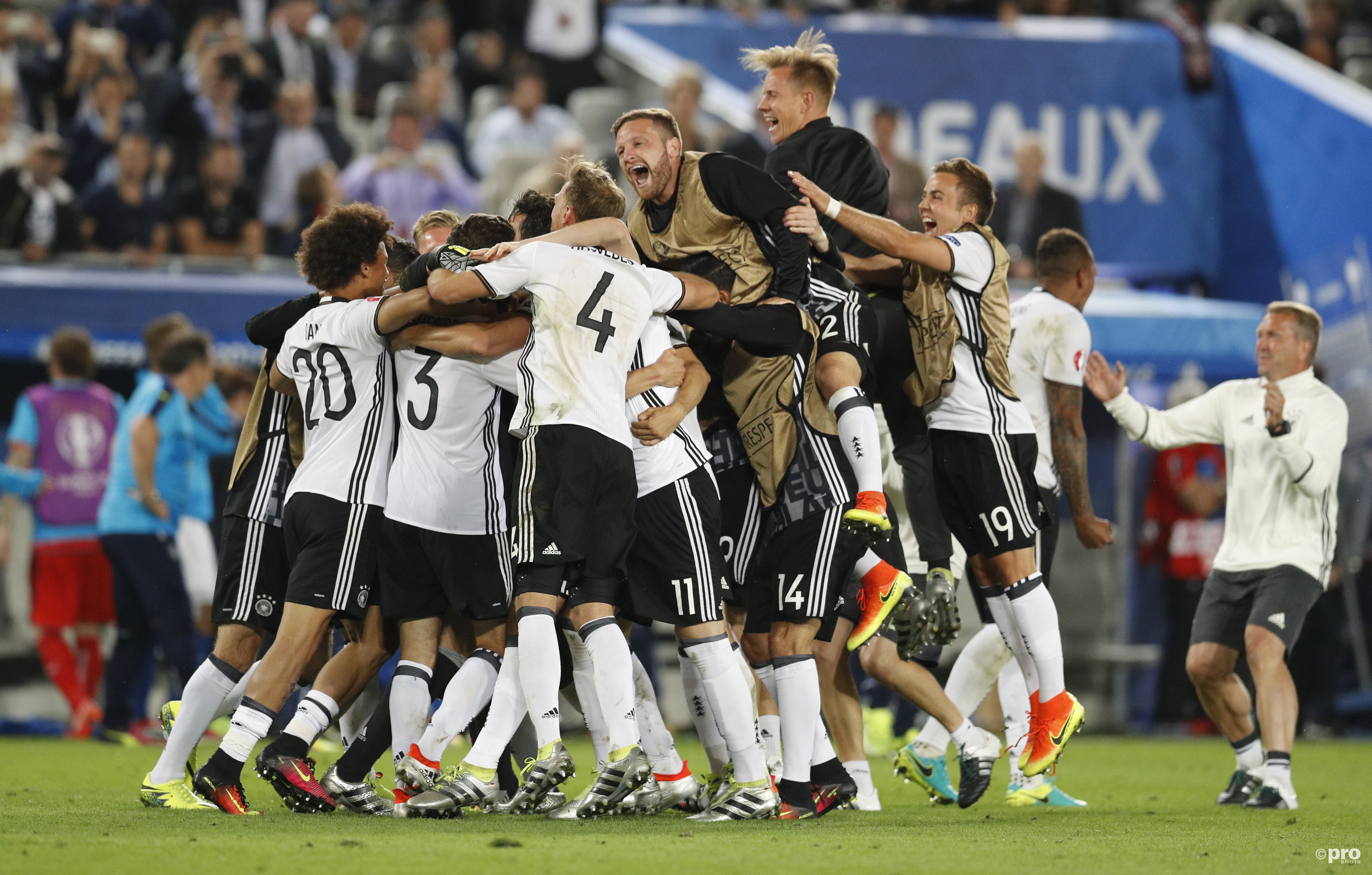 Duitsland viert feest na de strafschoppen. (PRO SHOTS/Action Images)