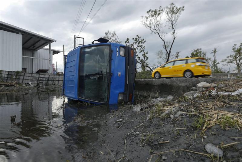 Tyfoon laat spoor van vernieling na in China