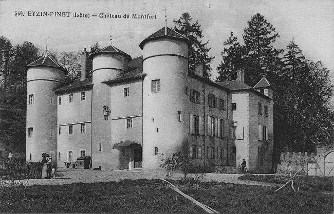 Het Château de Montfort zal ongetwijfeld in Het Grote Kastelenboek van Dijkstra & Ducrot staan (Foto: WikiCommons)