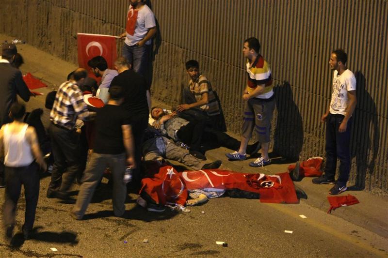 Ruim 300 doden bij couppoging Turkije