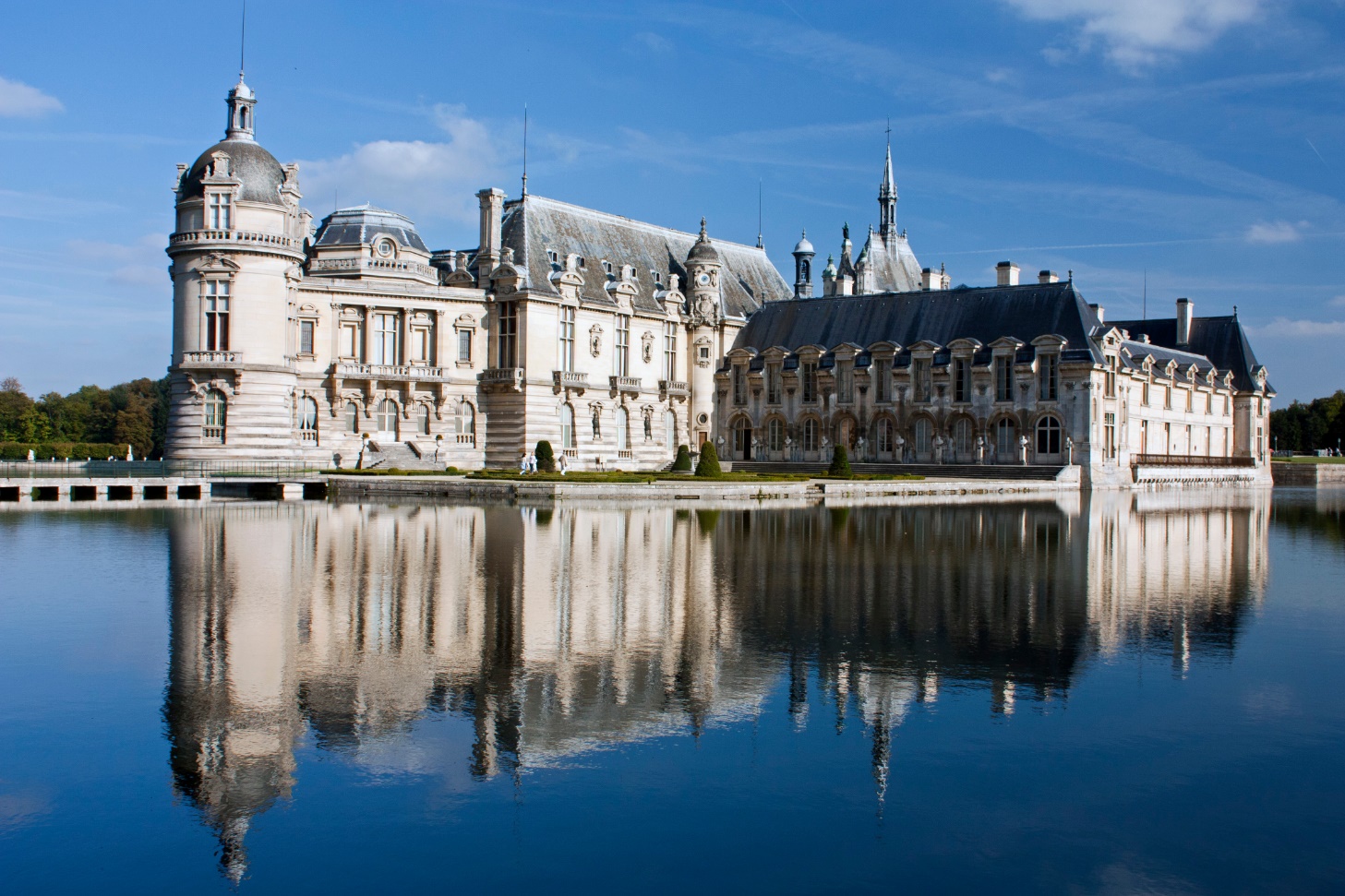 Het prachtige kasteel van Chantilly (Foto: WikiCommons)