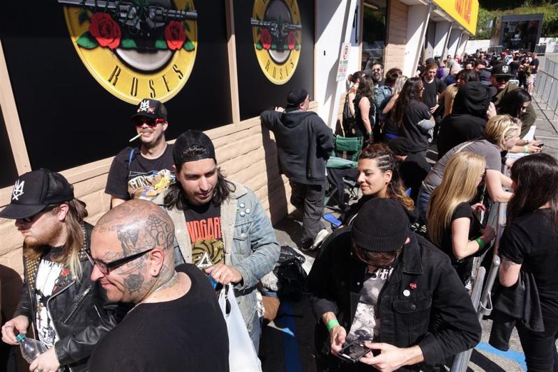 30 Fans gearresteerd bij show Guns N' Roses