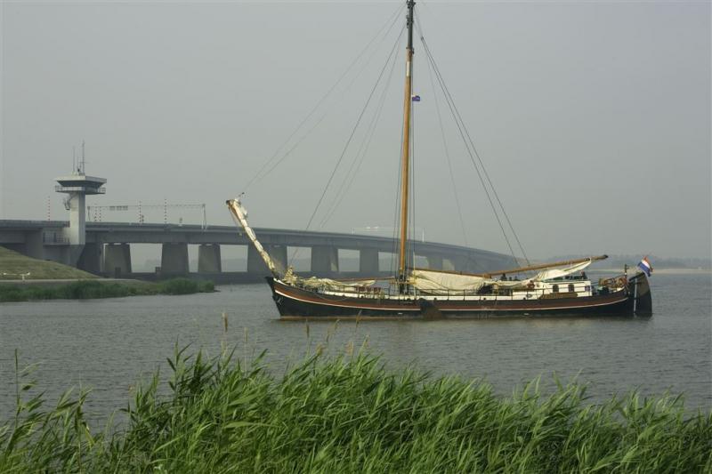 Storing bruggen en sluizen Flevoland