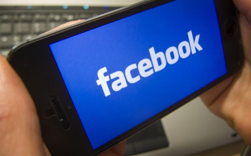 Facebook ziet omzet en winst flink aantrekken